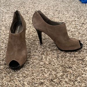 Nine West *never worn* peep toe heel